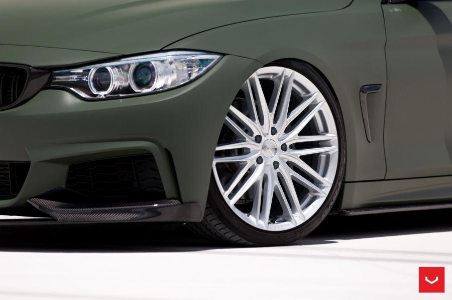 Детали экстерьера BMW M4 Coupe on Vossen Wheels (VFS4) 2017 года  (фото 28 из 46)